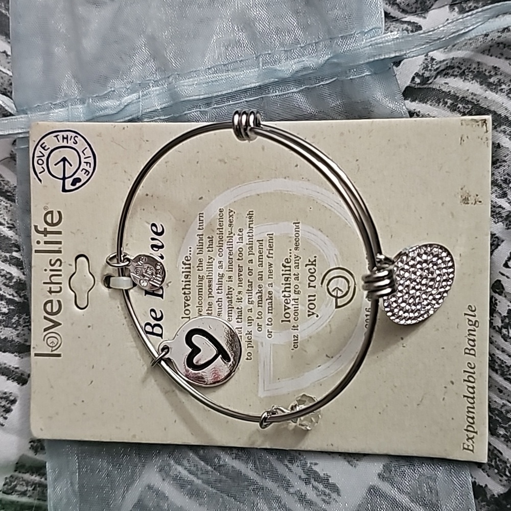 "LOVE THIS LIFE" "BE BRAVE" CHARM BRACELET NEW